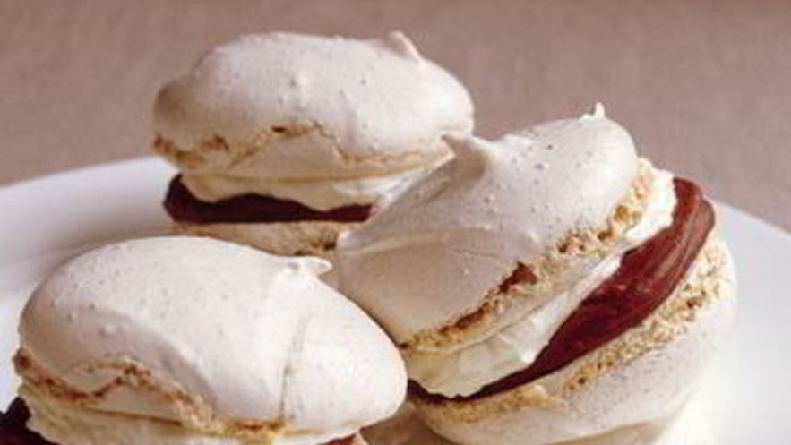 Рецепт безе с каштанами и лесным орехом