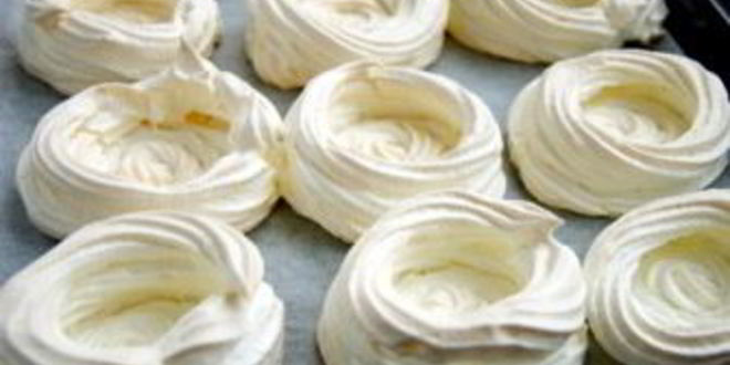 Рецепт безе с ягодами