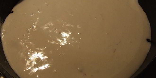 Рецепт брусничного пая под хрустящим облаком из безе