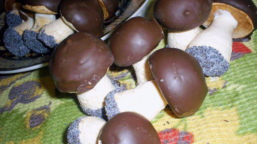 Рецепт грибков из безе