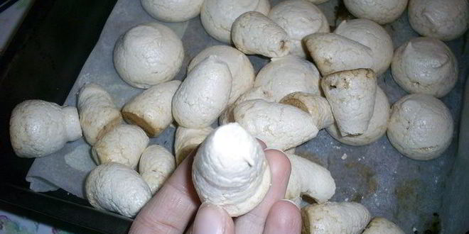 Рецепт грибков из безе