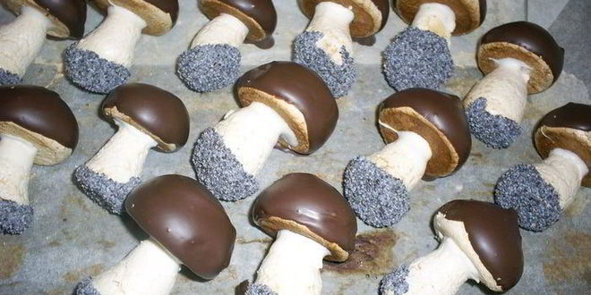 Рецепт грибков из безе