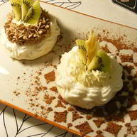 Рецепт Корзинок безе с кремом Шарлотт и фруктами