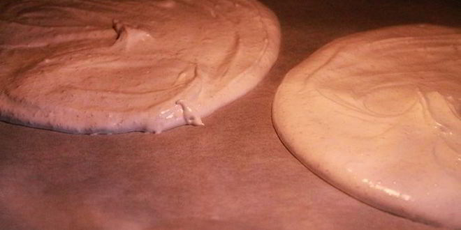 Рецепт орехового торта-безе с малиновым кремом