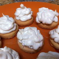 Рецепт Печений-безе с черной смородиной