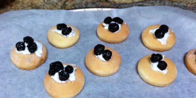 Рецепт печений-безе с черной смородиной