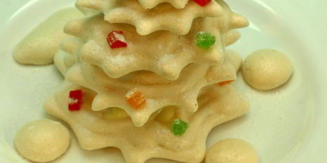 Рецепт снежной елки из безе