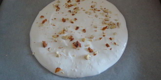 Рецепт торта-безе с творожно-малиновой начинкой