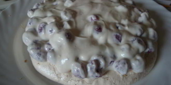 Рецепт торта-безе с творожно-малиновой начинкой