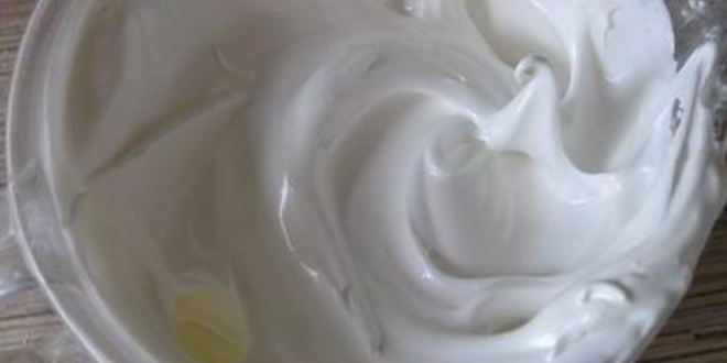 Рецепт торта-безе со взбитыми сливками и фруктами