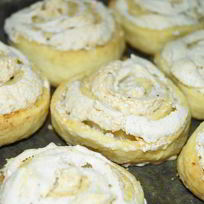 Рецепт Творожных булочек с начинкой Безе