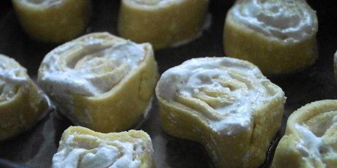 Рецепт творожных булочек с начинкой безе