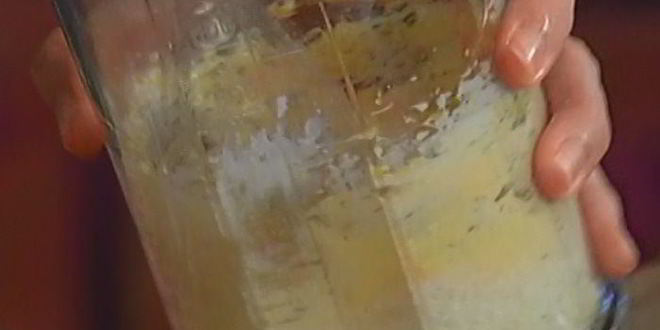 Рецепт ванильного коржа с ягодами и безе