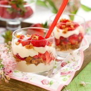 Рецепт Десерта из клубники с амаретто