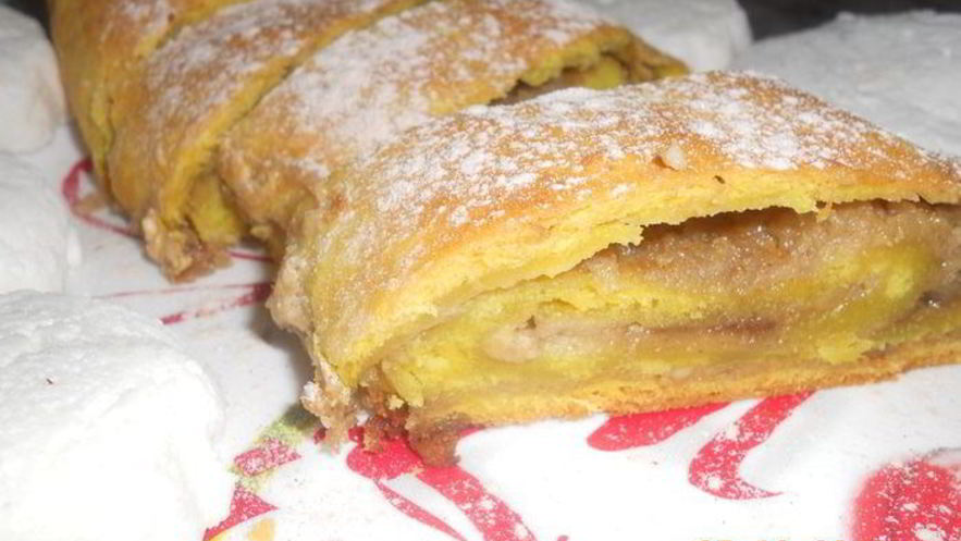 Рецепт творожного рулета с халвой