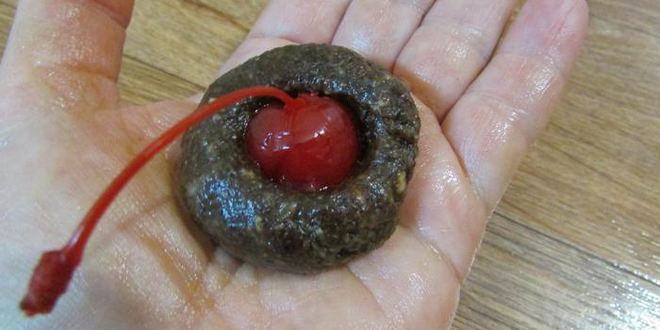 Рецепт конфет из сухофруктов с коктейльной вишней