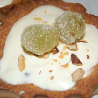 Рецепт Корзиночек панна-котта с фруктами в снегу