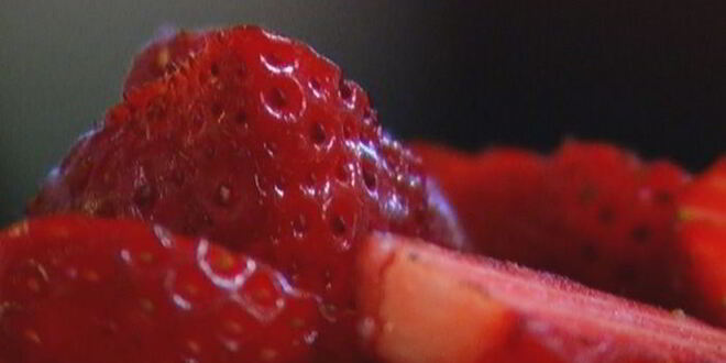 Рецепт бисквита с клубникой и сливочным кремом