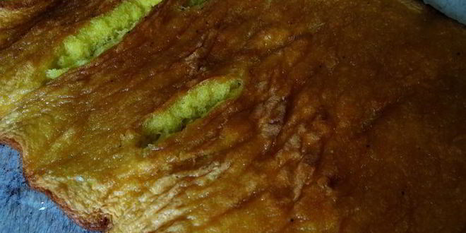 Рецепт бисквитного рулета на ромовой пропитке с шоколадно-масляным кремом под шоколадной глазурью