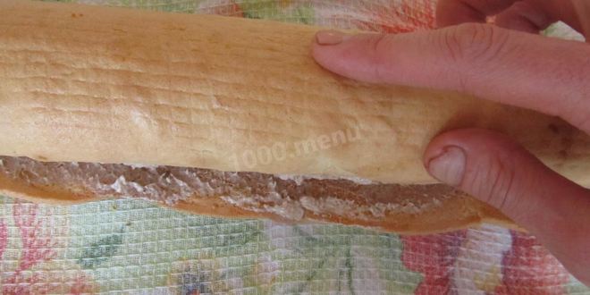 Рецепт бисквитного рулета с кофейной начинкой и банановым кремом