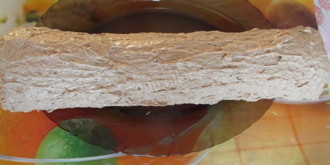 Рецепт бисквитного рулета с кофейной начинкой и банановым кремом