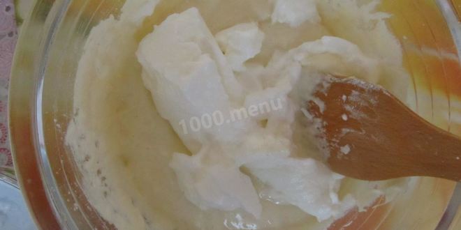 Рецепт бисквитного рулета с кофейной начинкой и банановым кремом