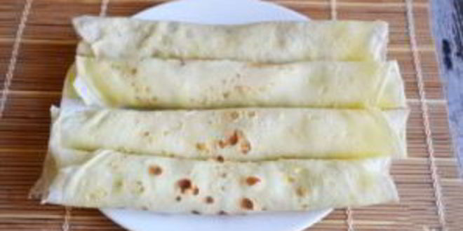 Рецепт блинных рулетиков с крабовым кремом