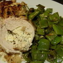 Рецепт Куриных грудок, фаршированных крем-чизом Филадельфия, фетой и ароматными травами