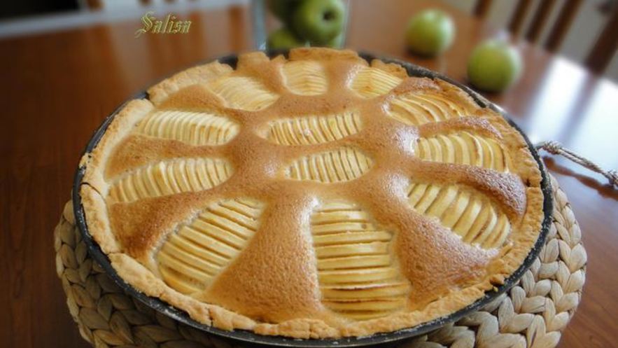 Рецепт яблочных ломтиков в крем-брюле на песочном тесте