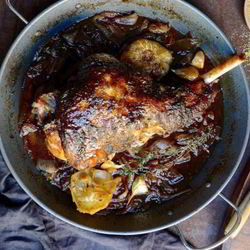 Рецепт Бараньей ноги в нежном луковом мармеладе