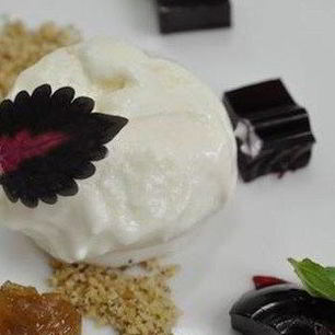 Рецепт Мороженного из пармезана с мармеладом из свеклы