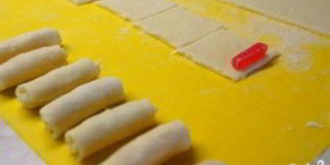 Рецепт творожных трубочек с мармеладом