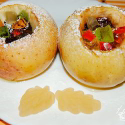 Рецепт Яблок, фаршированных мармеладом, изюмом и орехами