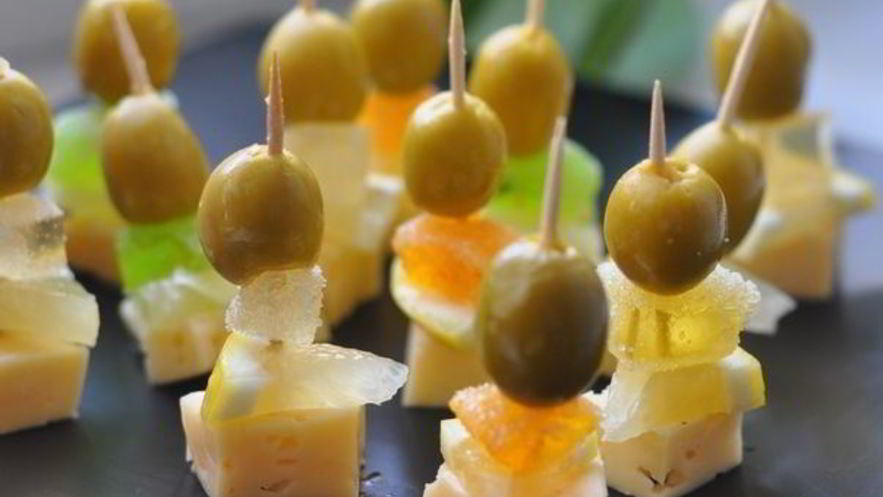 Рецепт закуски на шпажках с мармеладом