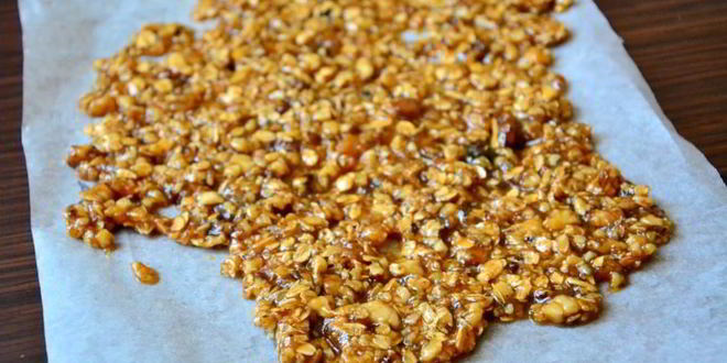 Рецепт бананового мороженого с овсяным грильяжем