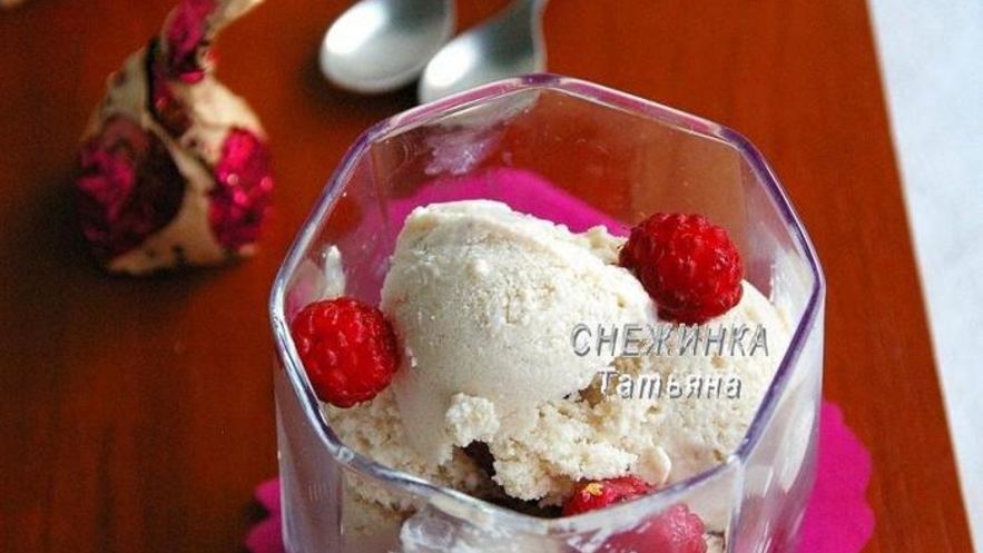 Рецепт легкого творожного мороженого с бананом