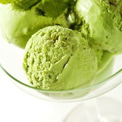Рецепт Мороженого из авокадо с фисташками