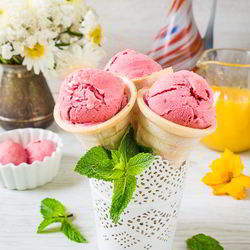 Рецепт Вишневого йогуртового мороженого