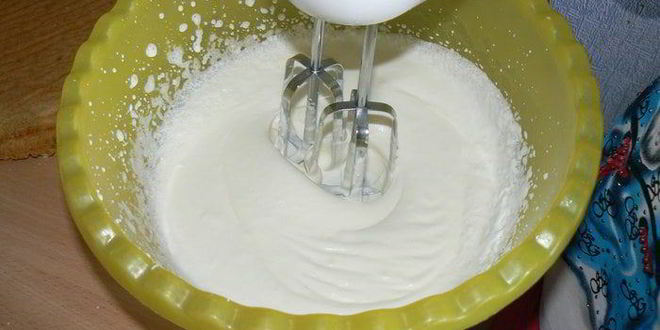 Рецепт бисквита с нежным сливочно-смородиновым муссом