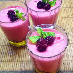 Рецепт Мусса из брусники и ежевики