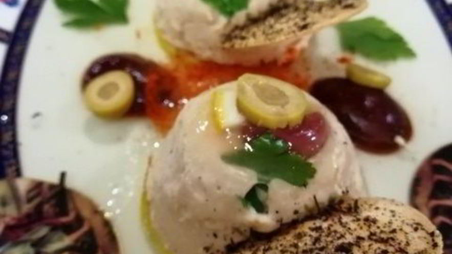 Рецепт мусса из тунца и рикотты с чипсами из тортильи