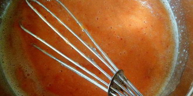 Рецепт персикового мусса-желе с виноградом и лепестками миндаля