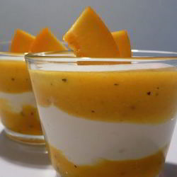 Рецепт Творожного крема с муссом из персика и маракуи