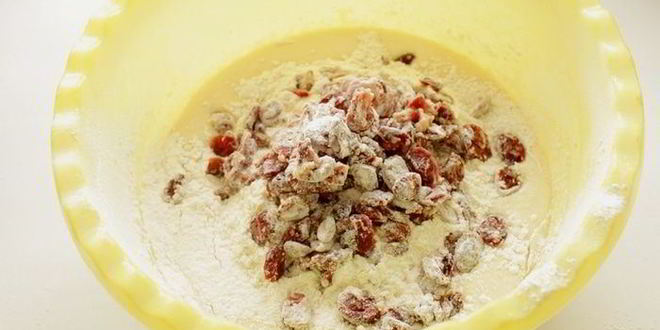 Рецепт кулича творожного с вяленой клюквой