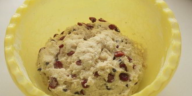 Рецепт кулича творожного с вяленой клюквой