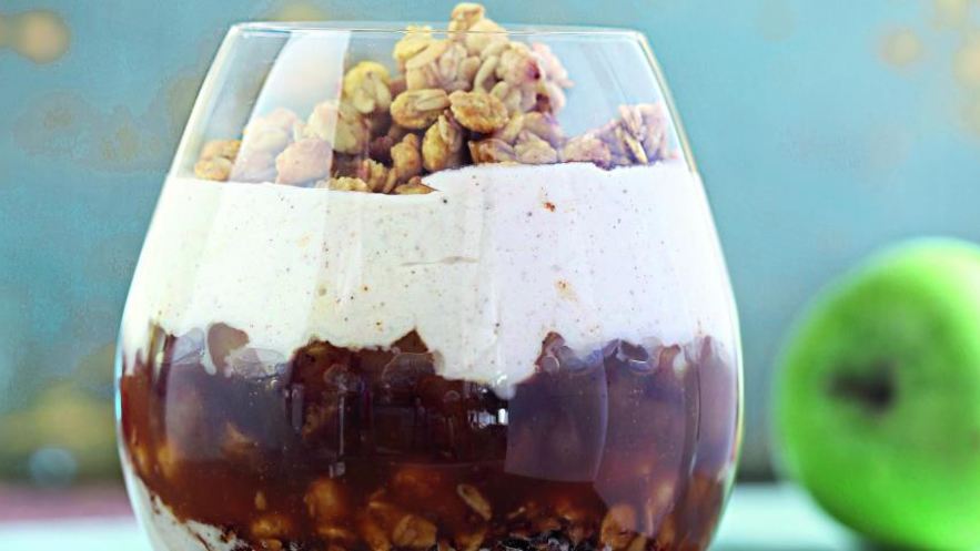 Рецепт слоеного яблочного десерта