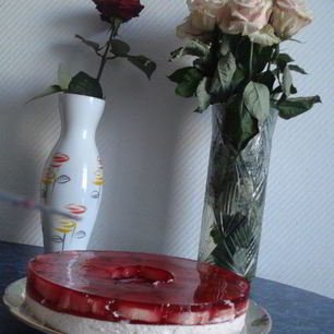 Рецепт Бисквитна-суфлейно-желейного тортик