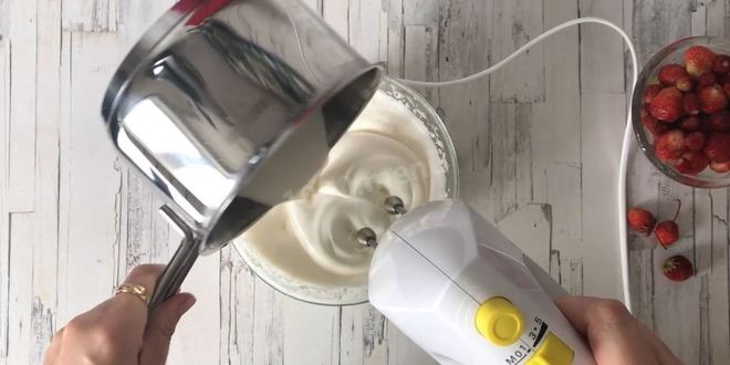 Рецепт сливочного суфле с земляникой