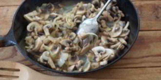 Рецепт суфле из кабачков с грибным соусом