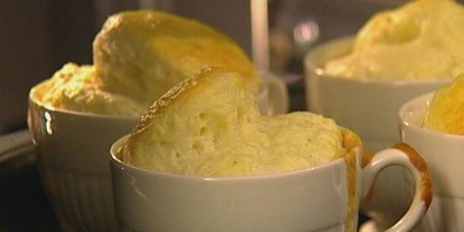 Рецепт суфле с голубым сыром и мускатным орехом
